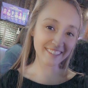 Meet your Posher, Carrie